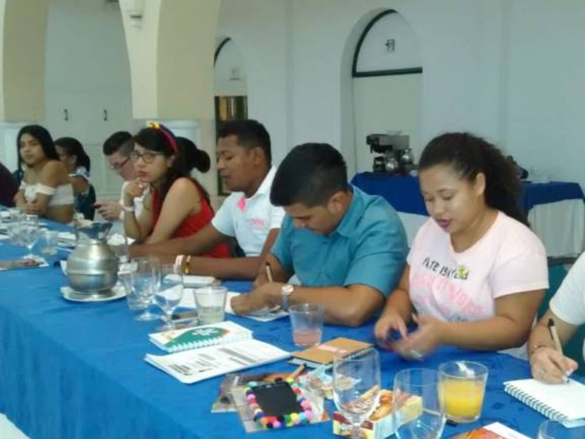 Víctimas del conflicto podrían recibir becas para estudios universitarios