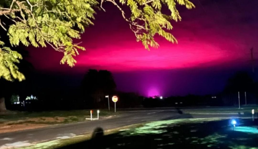 Un resplandor rosado alumbró el cielo de Australia: ¿De que se trató?