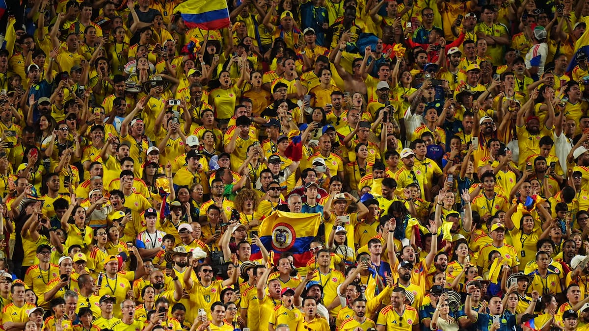 Hinchas de Colombia llenan de ilusión Vancouver con un banderazo antes del duelo ante Suiza