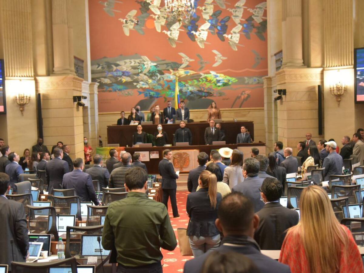 Oposición advierte posible ‘pupitreo’ por la amplia agenda legislativa del Gobierno