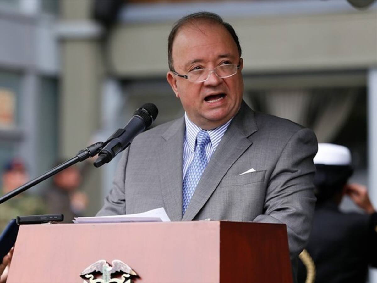 Mindefensa defiende ascensos de generales que estarían vinculados con "falsos positivos"