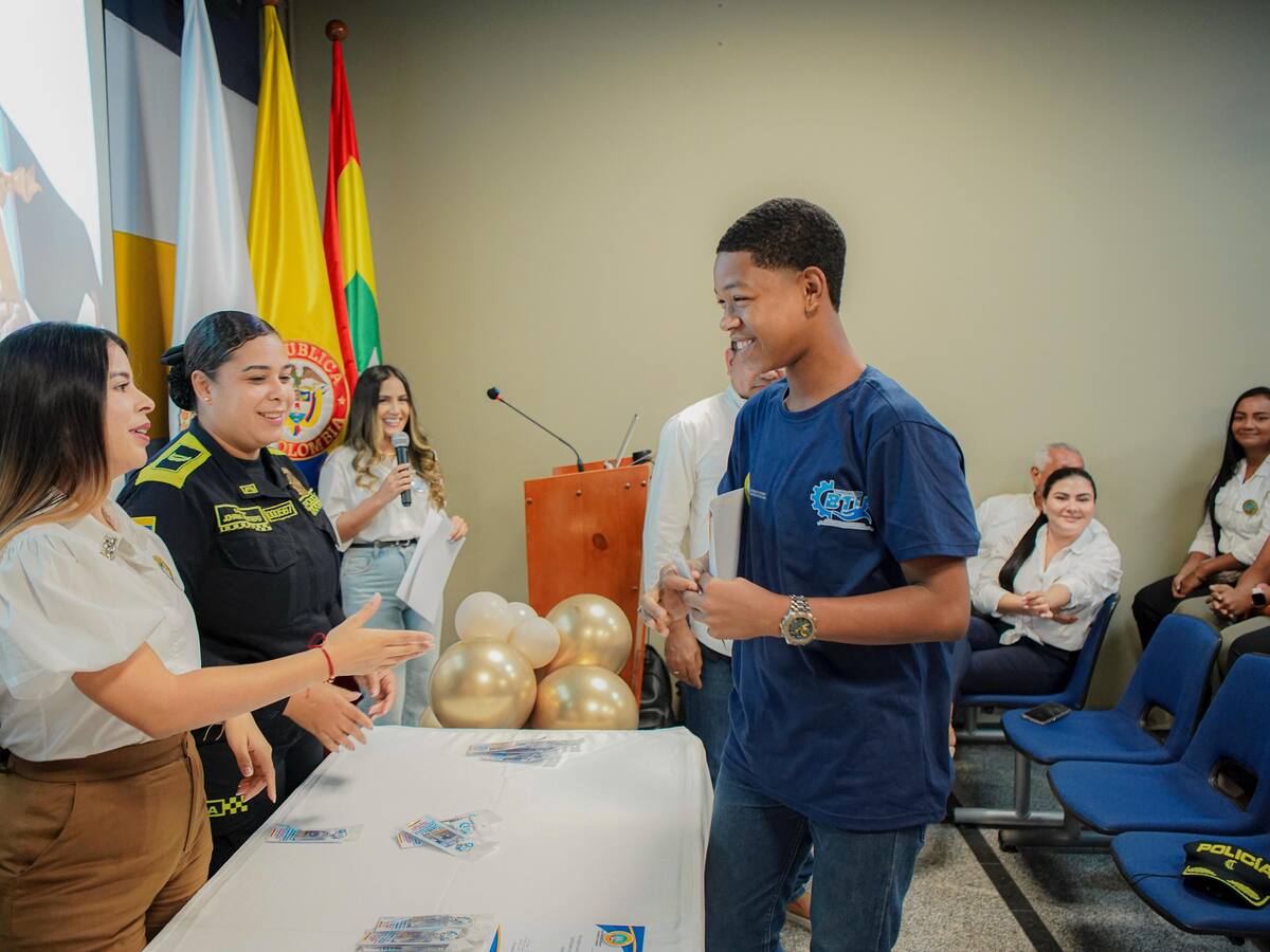 30 jóvenes se graduaron como técnicos en instalación y mantenimiento de aires acondicionados