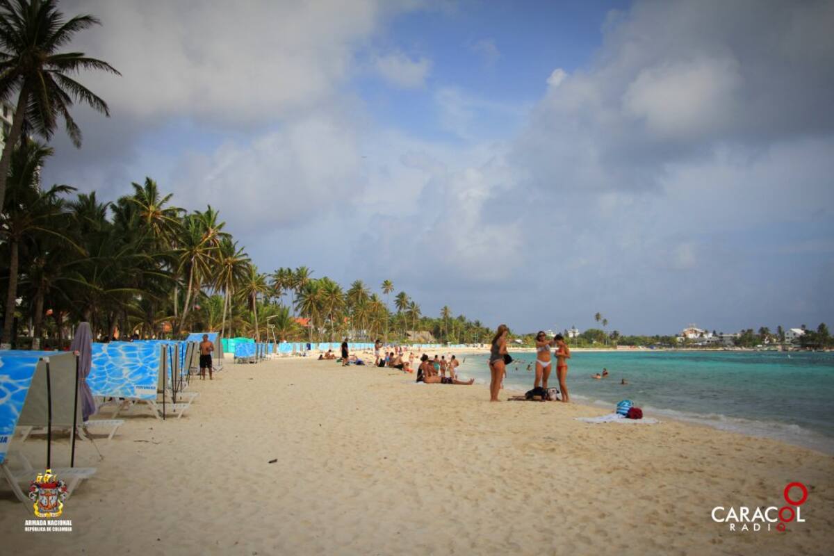 Los turistas pueden disfrutar de unas playas cristalinas.