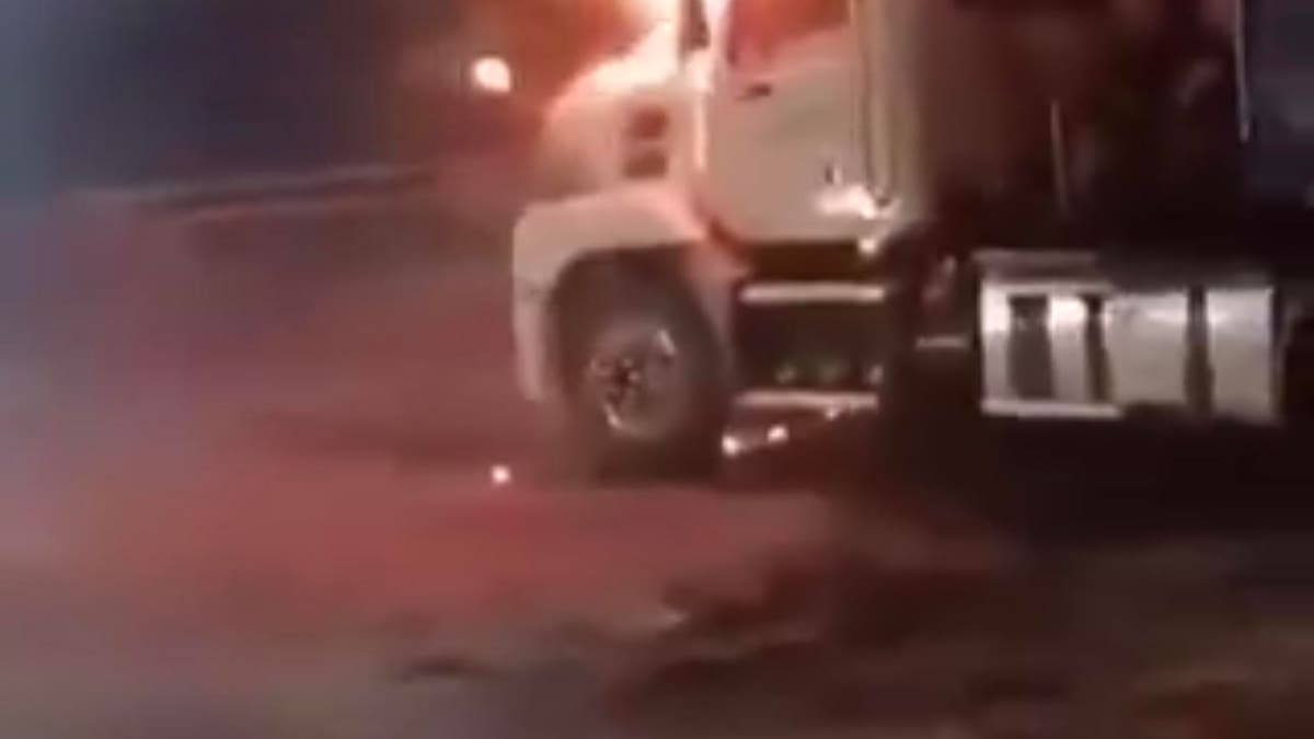 Defencarga rechaza quema de camiones en Valdivia y exige seguridad en las vías