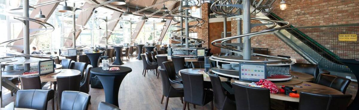 Food Loop, ubicado en Alemania, nunca se imaginaria que su comida llegue por una pequeña montaña rusa. 