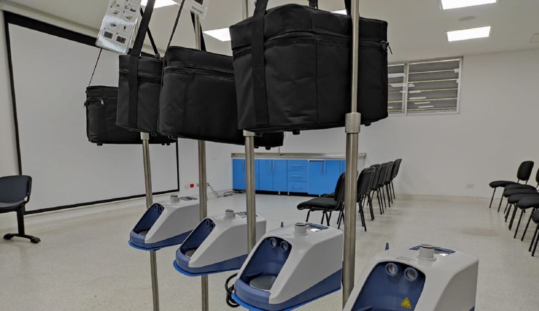 Equipos para atender pacientes COVID-19 