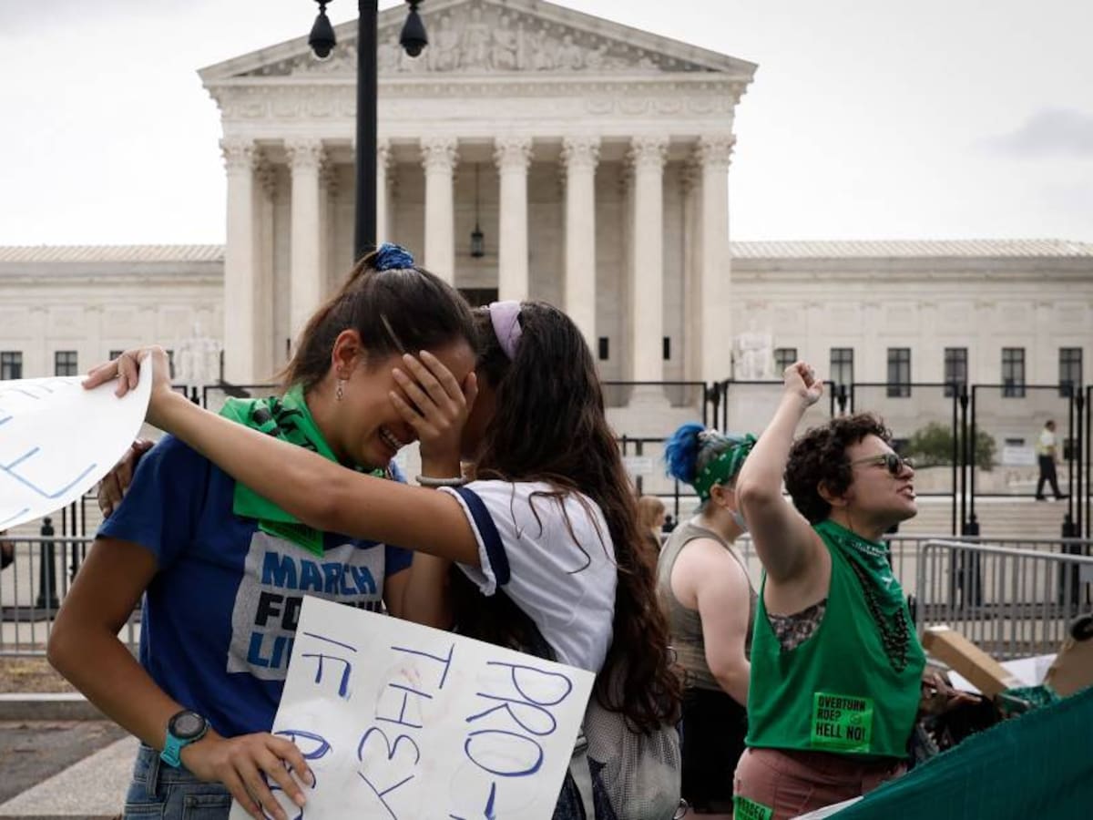 Corte Suprema de EE.UU. revocó derecho constitucional al aborto
