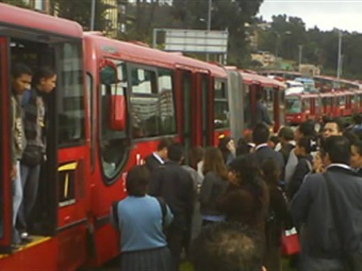 Un habitante de la calle murió atropellado por Transmilenio en el centro de Bogotá