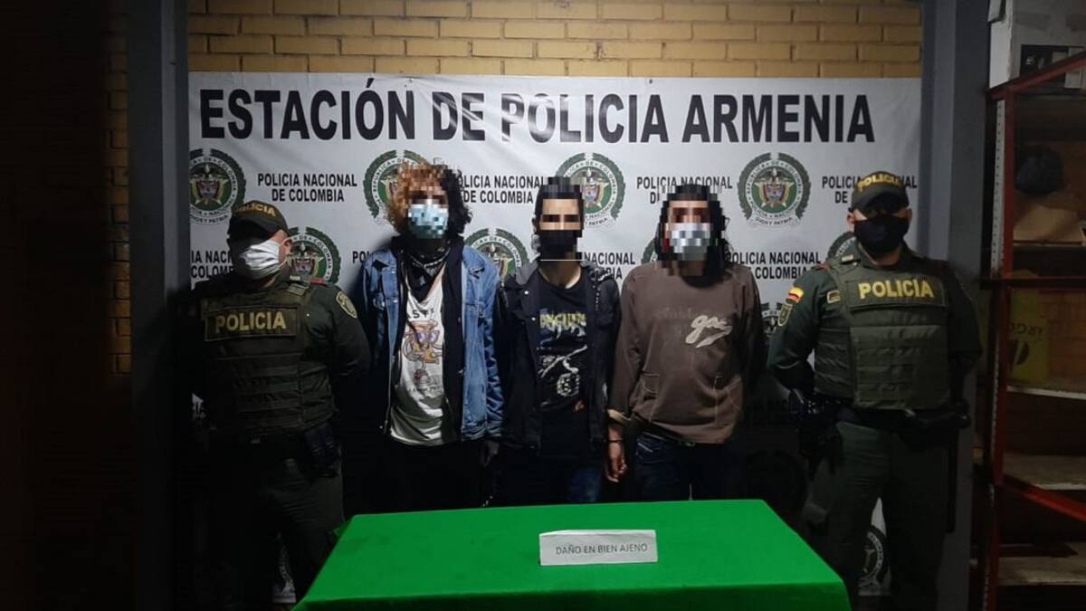 Jóvenes capturados por daños en alumbrado navideño en el centro de Armenia