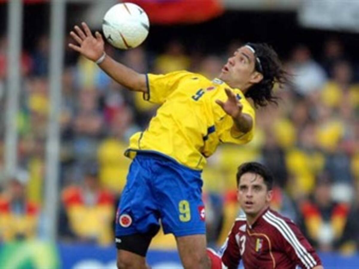 Colombia derrota 2-0 en amistoso a Unión de Santa Fe