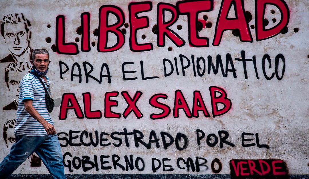En Caracas, Venezuela, se han marcado varios muros exigiendo la libertad de Saab.