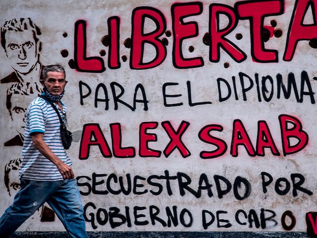 En Caracas, Venezuela, se han marcado varios muros exigiendo la libertad de Saab.