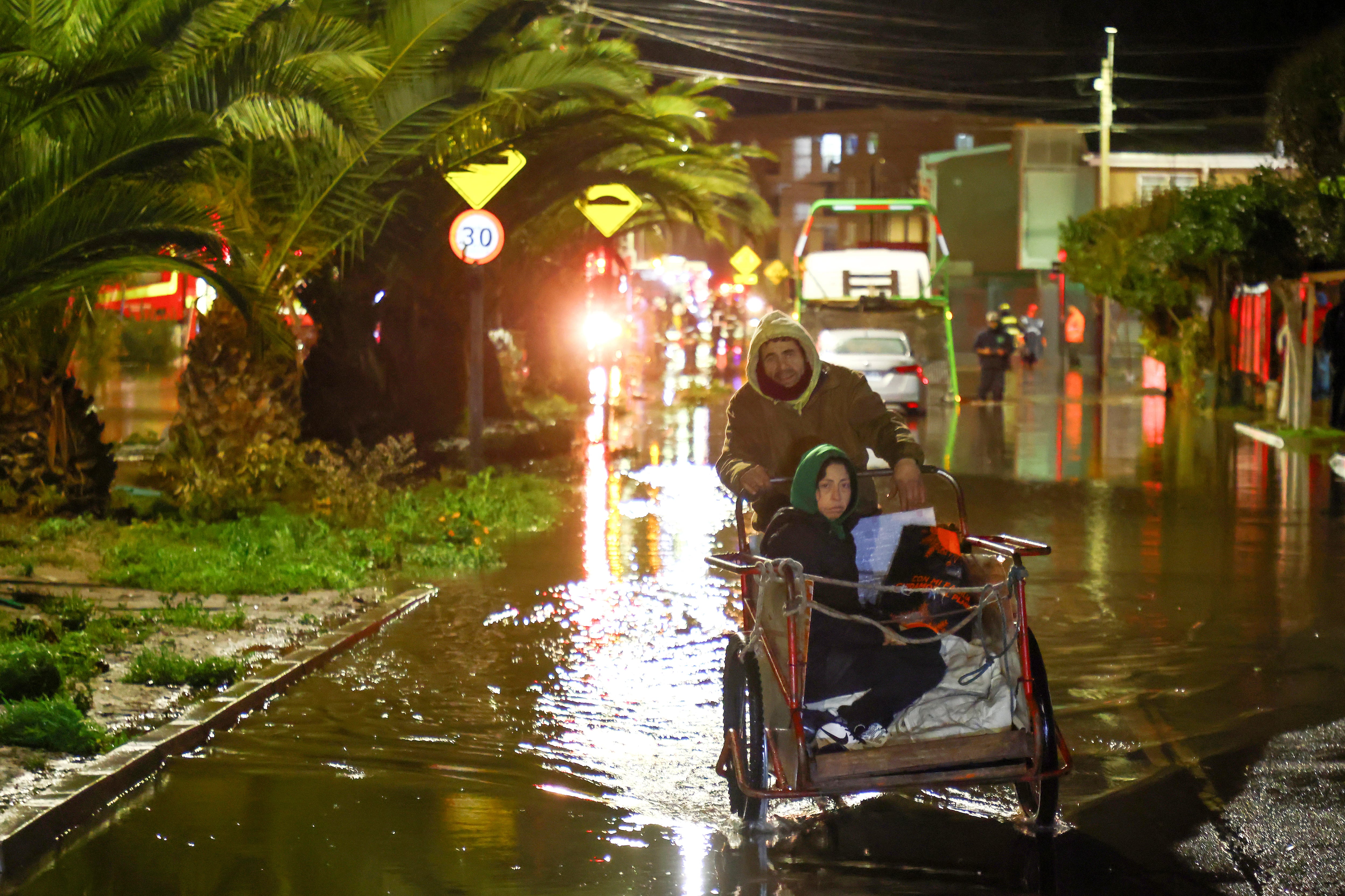 La alerta se concentra en la región de Valparaíso por cuenta de un temporal que golpea el país y que mantiene bajo alarma a 10 de las 16 regiones del país.
(Foto: Marcelo Hernandez/Getty Images)