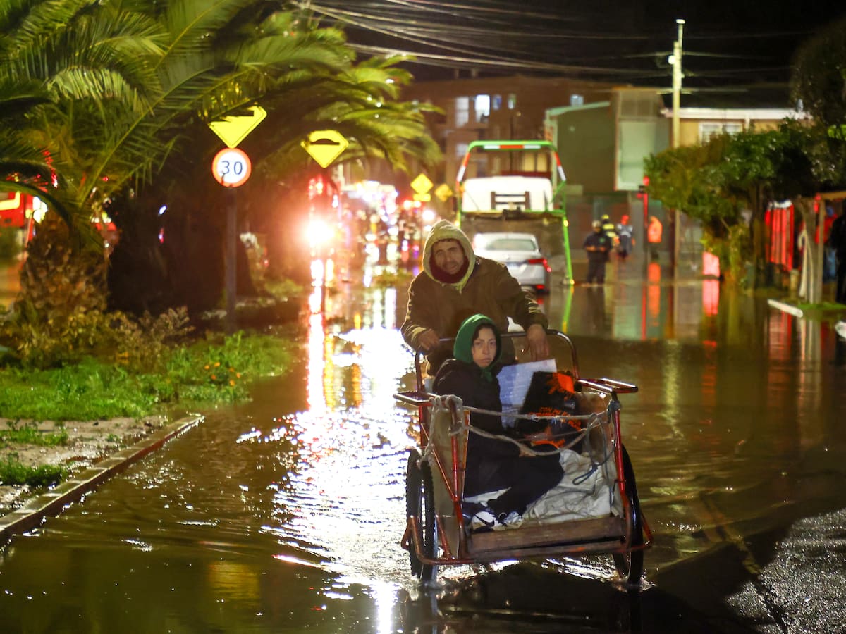 Chile decreta alerta roja y suspensión de clases en medio de lluvias y amenaza de desborde de ríos