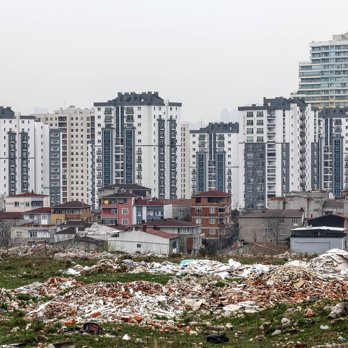 Un año después de los terremotos, Turquía tiene nuevas ciudades sobre los escombros