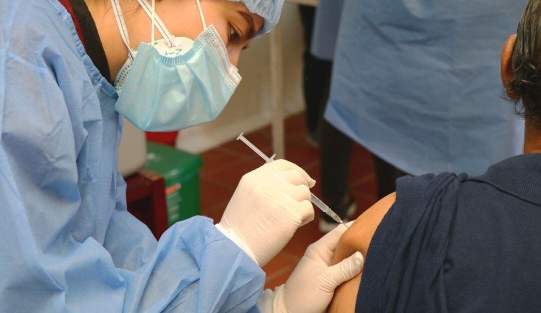 Bogotá solicitó 93 mil dosis de vacunas para los docentes