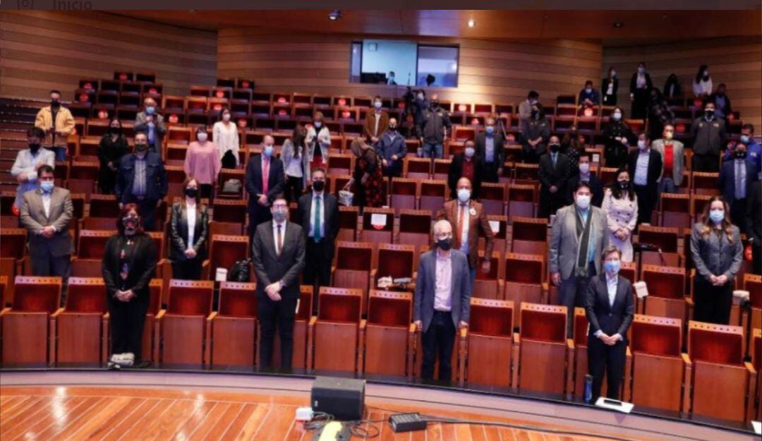 Distrito firma acuerdo laboral 