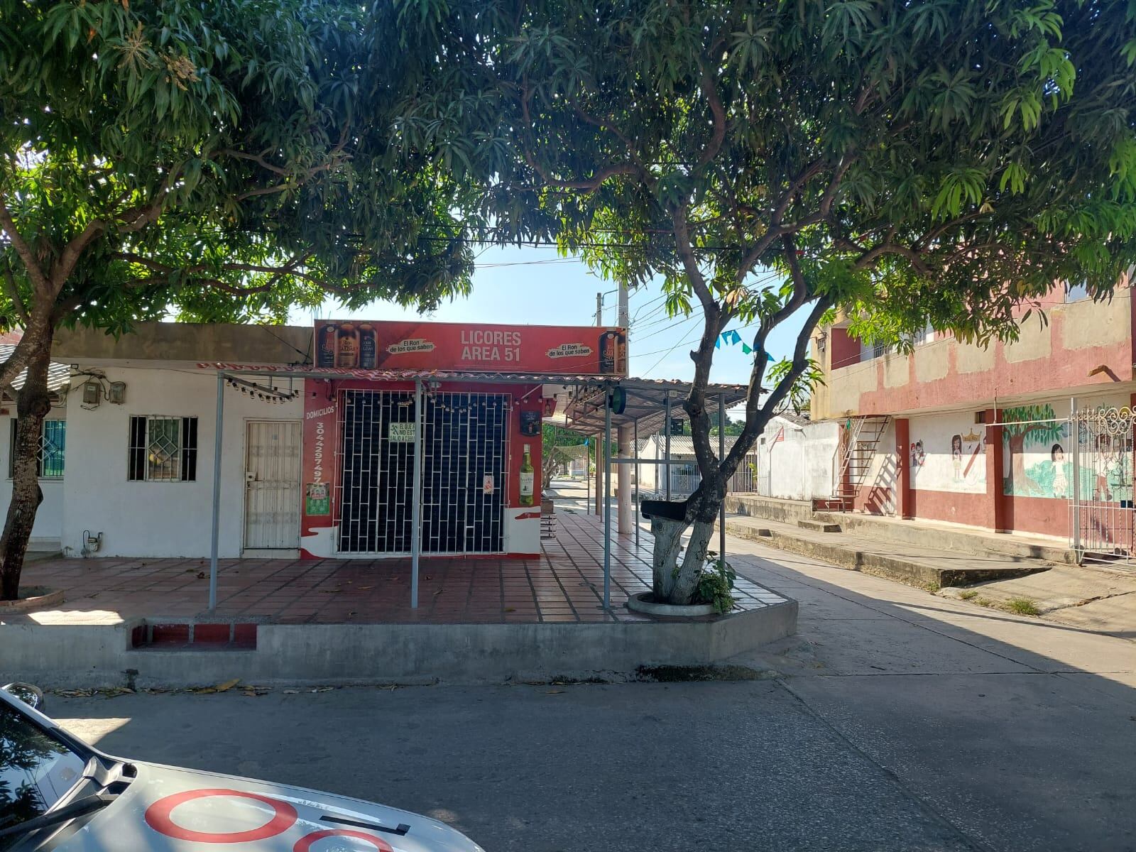 Hombre disparó al interior del establecimiento en donde se encontraba un menor de edad