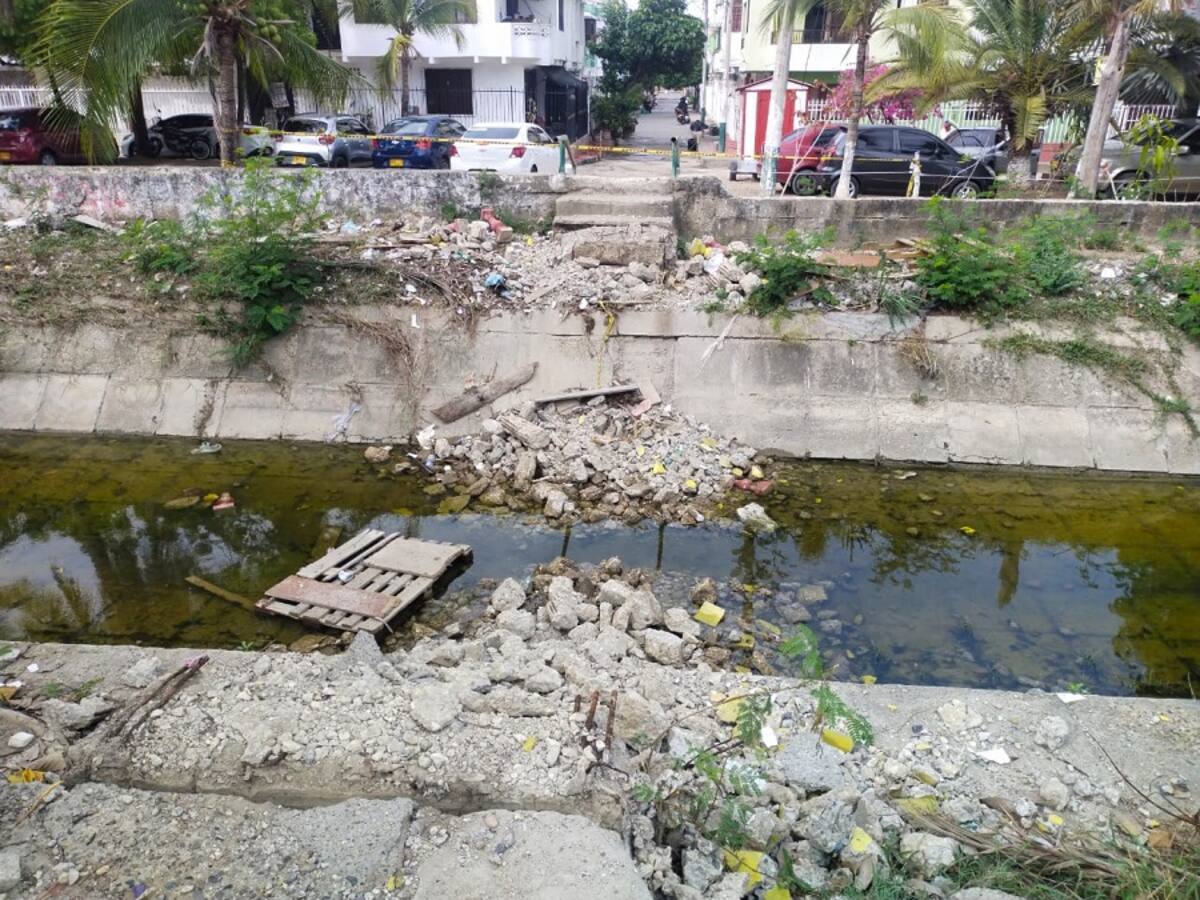 Vecinos de El Campestre recolectan dinero para reconstruir puente peatonal