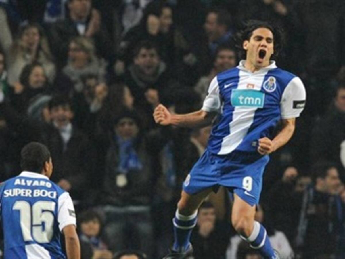 Con dos goles de Falcao García el Oporto vence al Benfica el el clásico luso