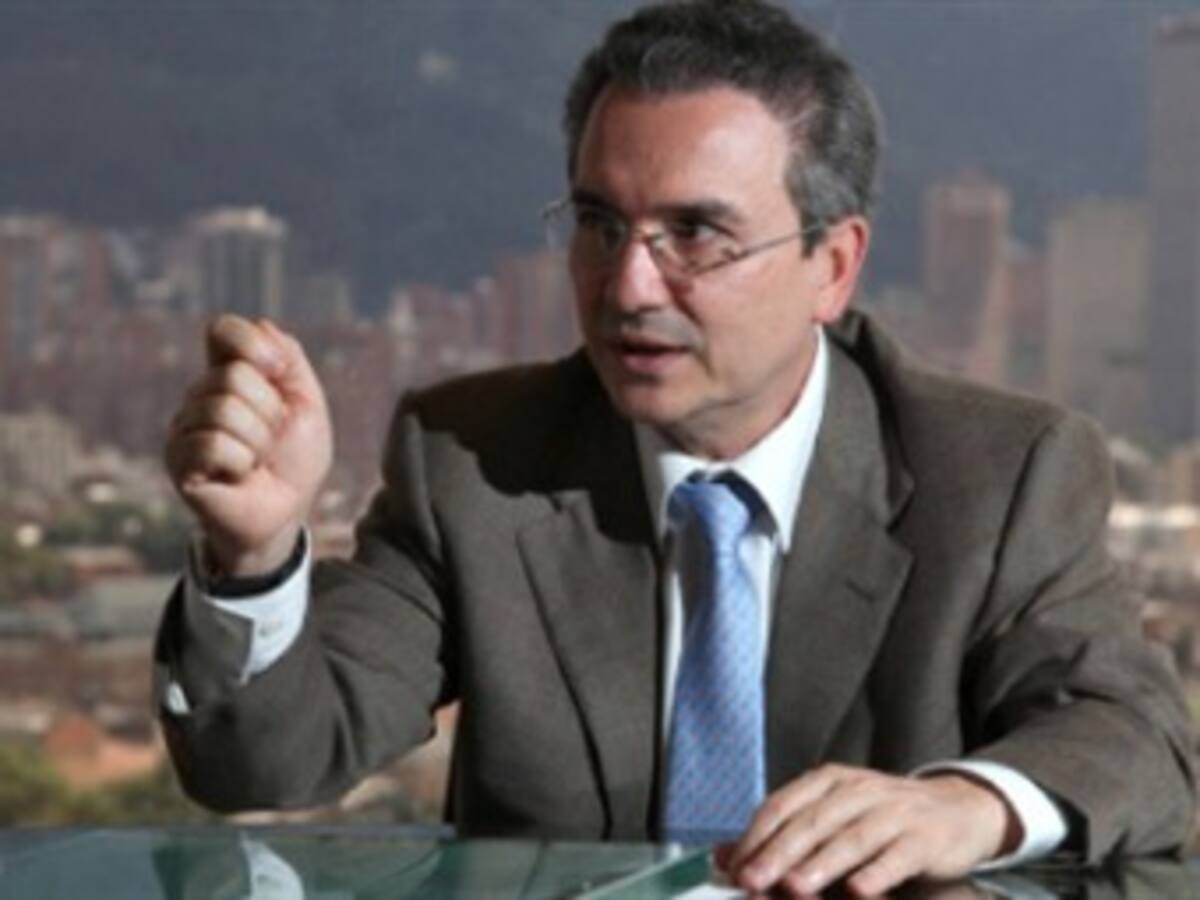 Piden a Fiscalía investigar a excontralor de Bogotá por archivar proceso de 1.808 millones