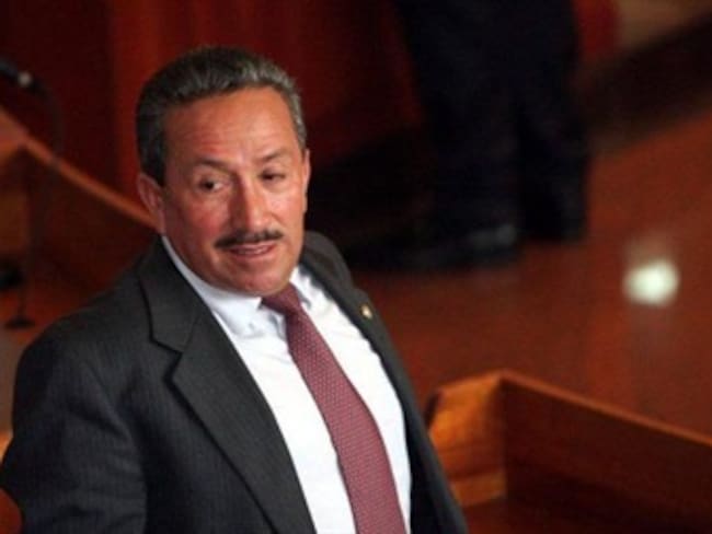 Coronel Aguilar salió de la cárcel para ir a matrimonio de su hijo