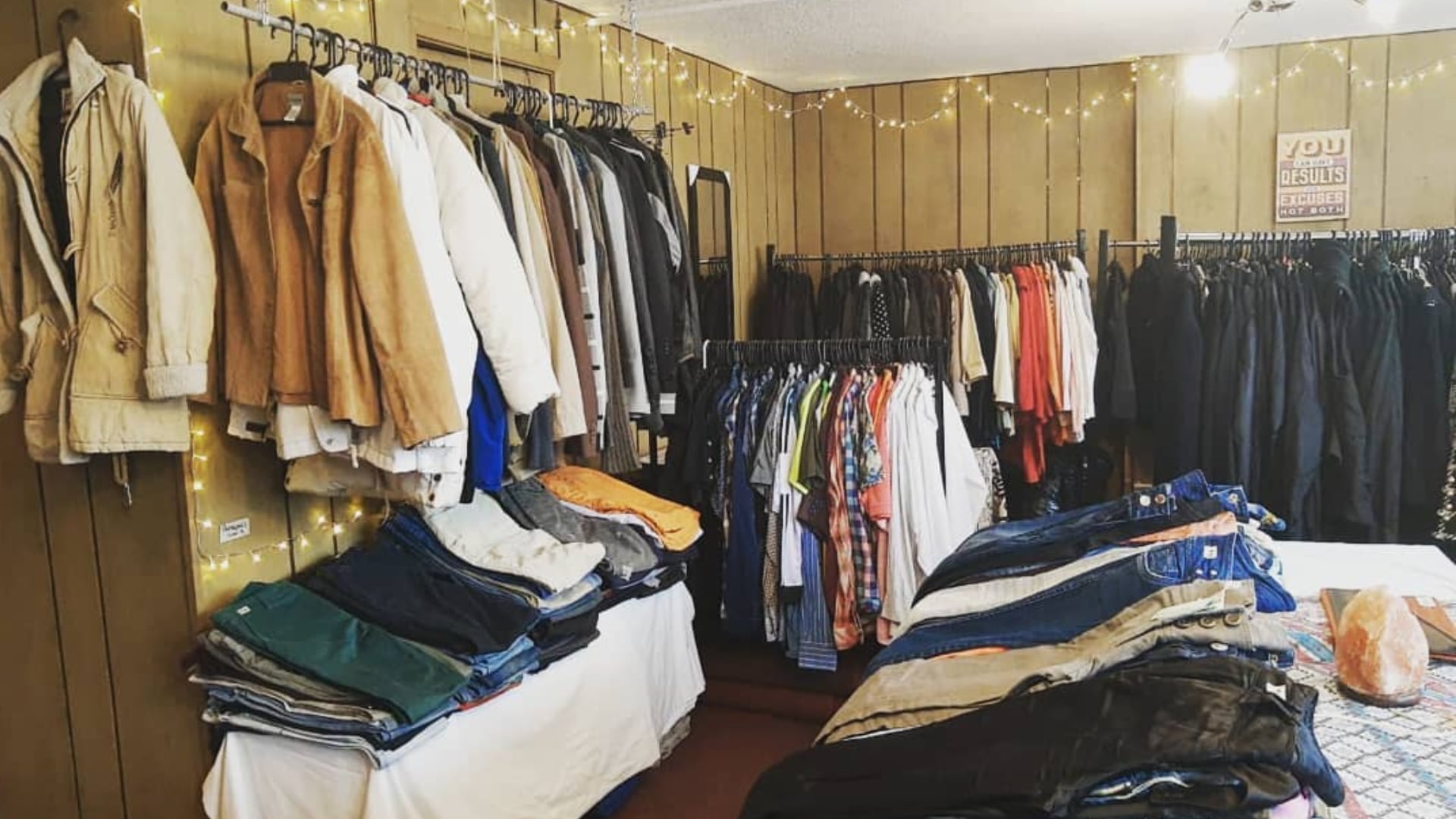 La ONG ofrece prendas desde cinco mil pesos hasta quince mil pesos. i Foto: cortesía - ONG Clothe Moda Sostenible