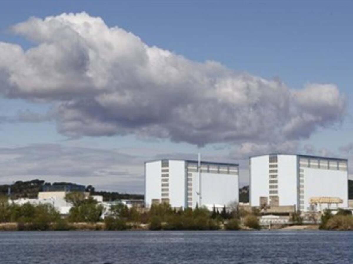 Una explosión en una planta nuclear francesa causa un muerto y cuatro heridos, aunque se descarta una fuga radiactiva