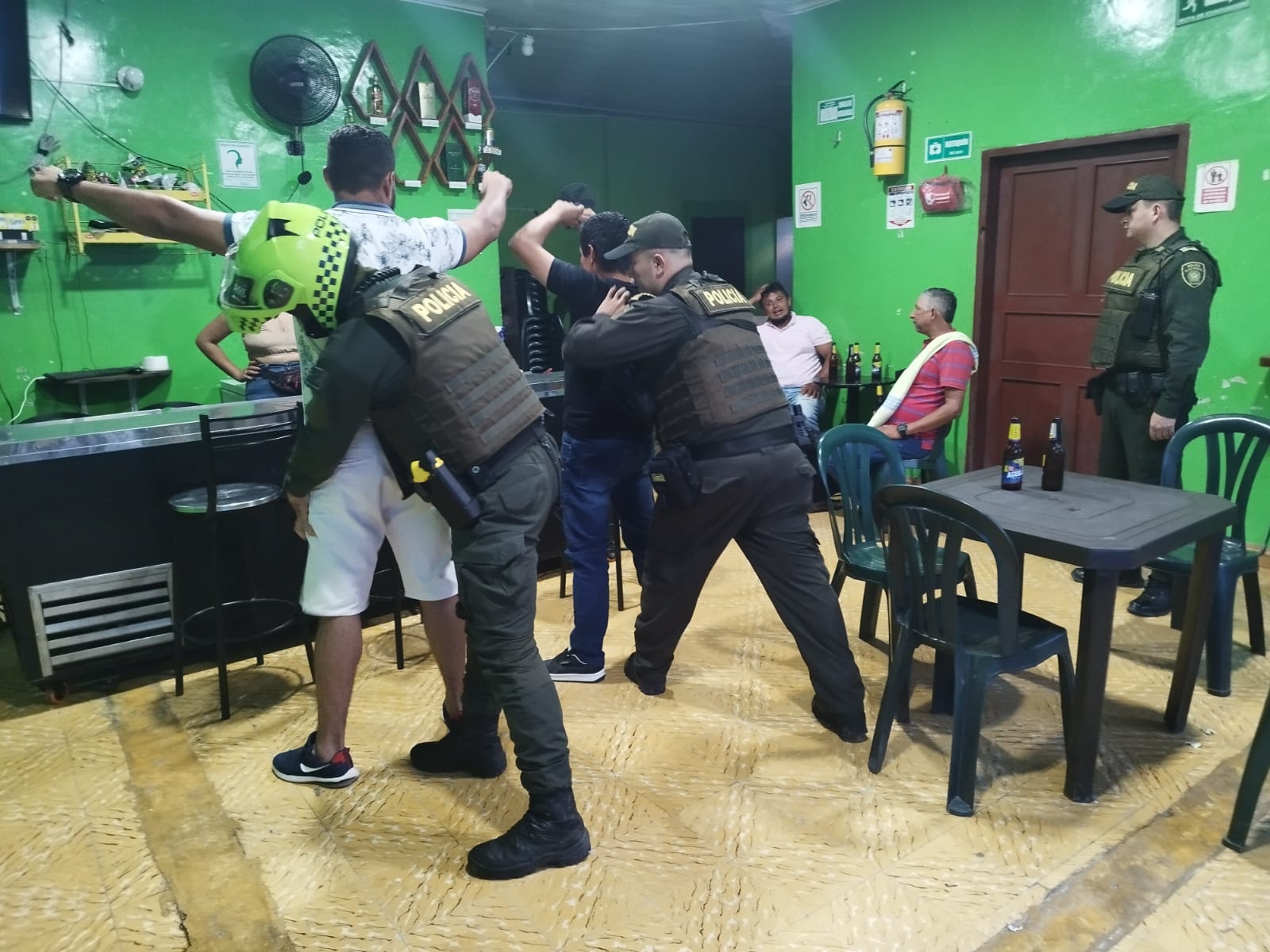 Entre los casos más destacados tuvieron la captura de un hombre transportando en una camioneta 800 kilos de marihuana en la vía Campoalegre-Nieva.