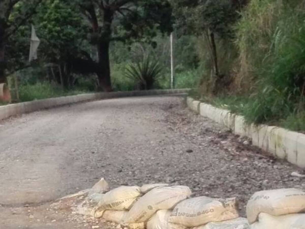Video: Va muy lenta la pavimentación de la vía al Santísimo