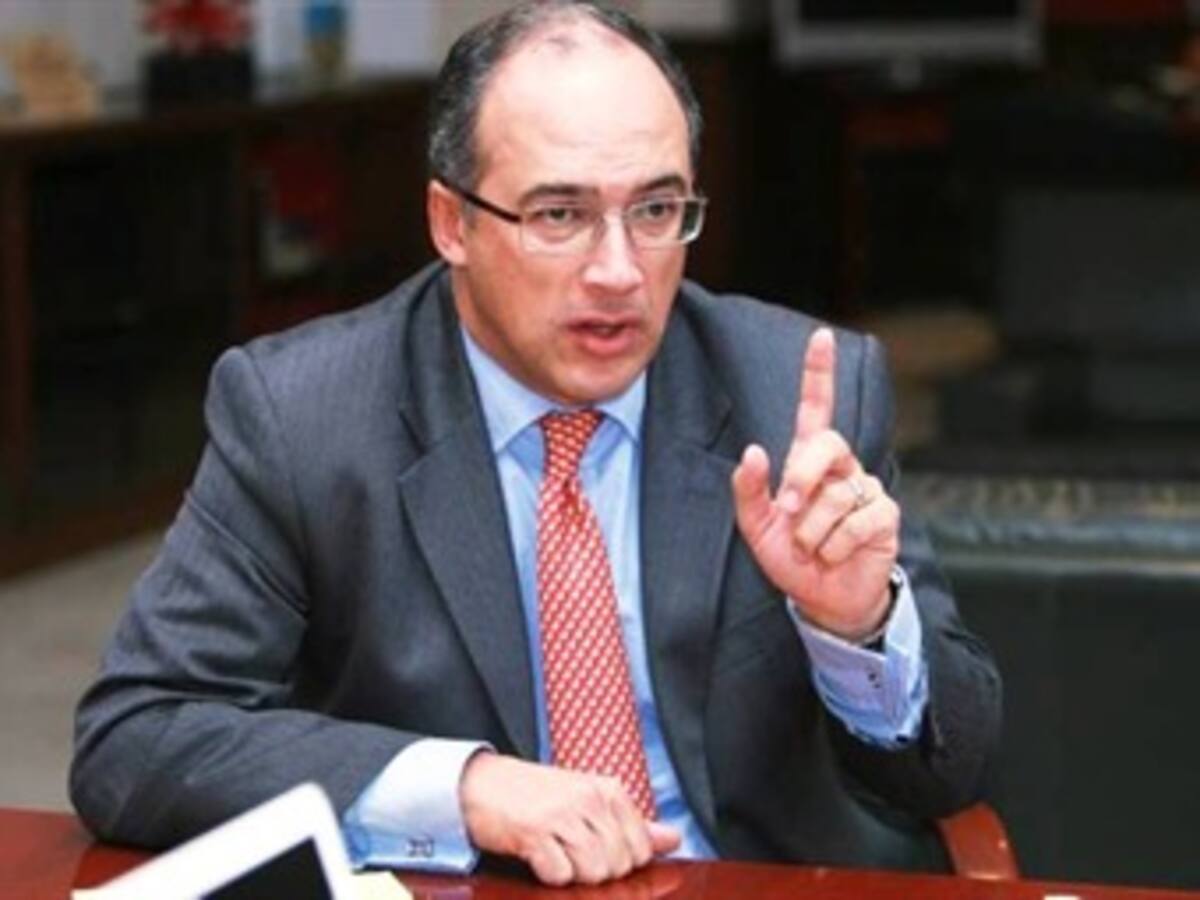 Me enteré en un almuerzo de la crisis de Interbolsa: exministro Echeverry