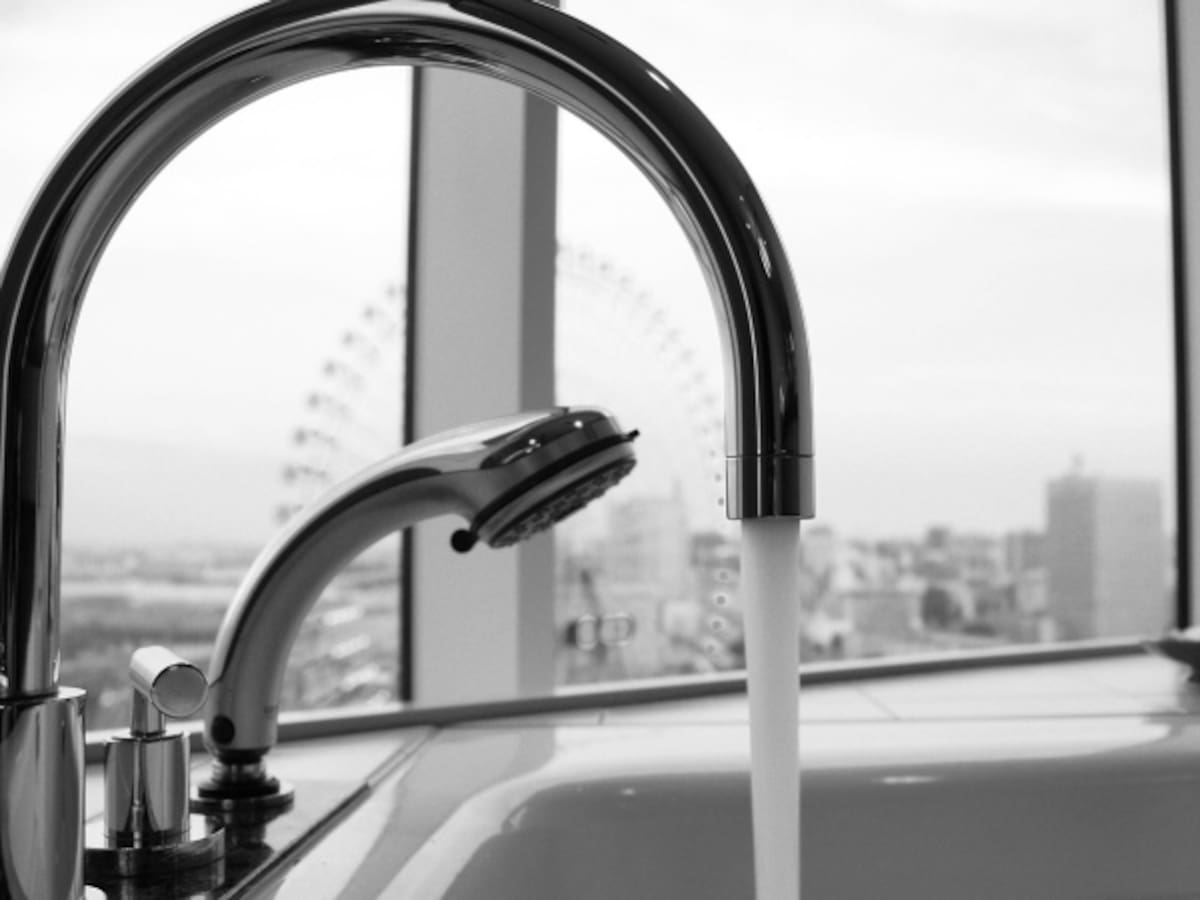 "Estamos reconectando los servicios a aquellos que no lo pueden pagar"