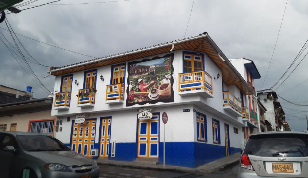 Hermosas casas con balcones en el municipio de Filandia, Quindío