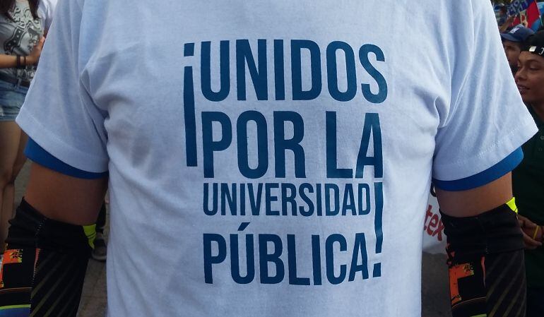 Marcha universitaria en Manizales