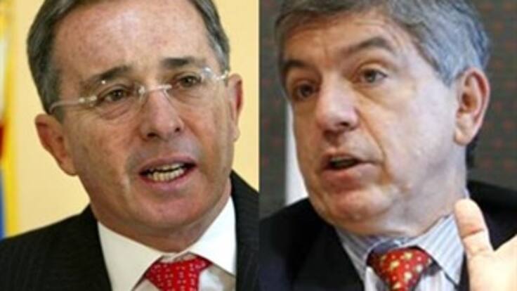 César Gaviria pide prudencia tras enfrentamiento con Uribe