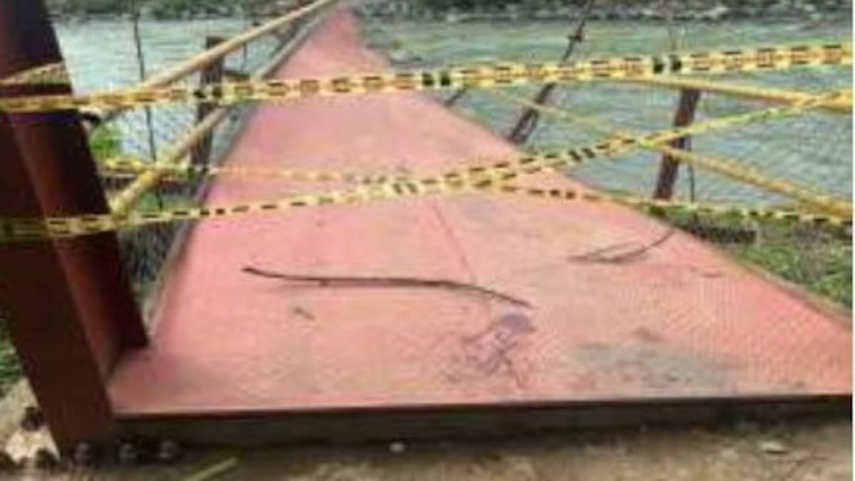 Cuando inauguraban un puente, este colapsó y dejó ocho personas lesionadas en Bagadó, Chocó