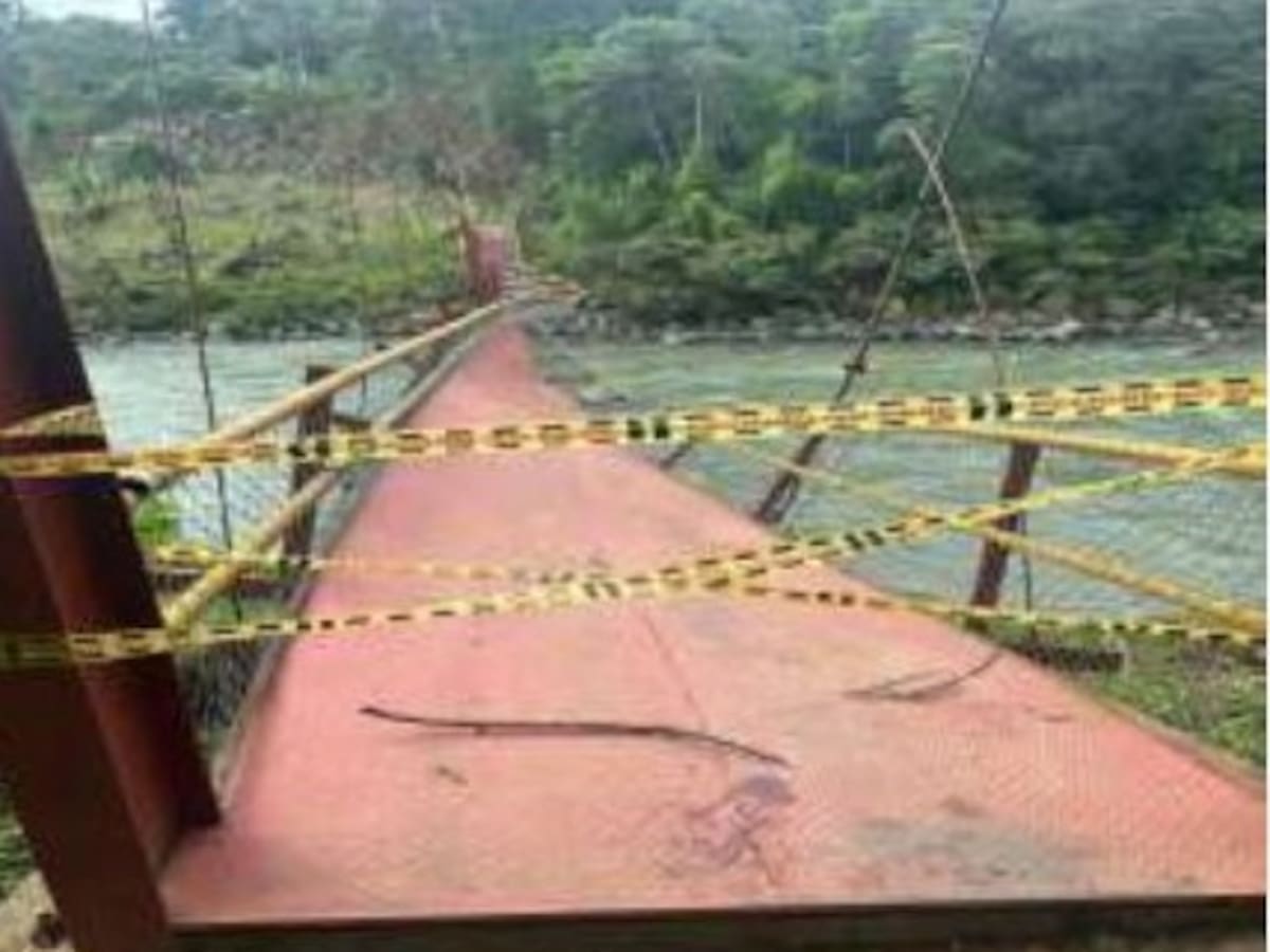 Cuando inauguraban un puente, este colapsó y dejó ocho personas lesionadas en Bagadó, Chocó