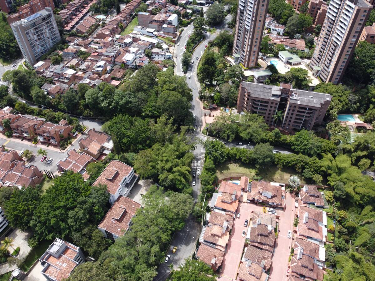 Medellín realiza primer reasentamiento en sitio: 14 familias no tendrán que abandonar su comunidad