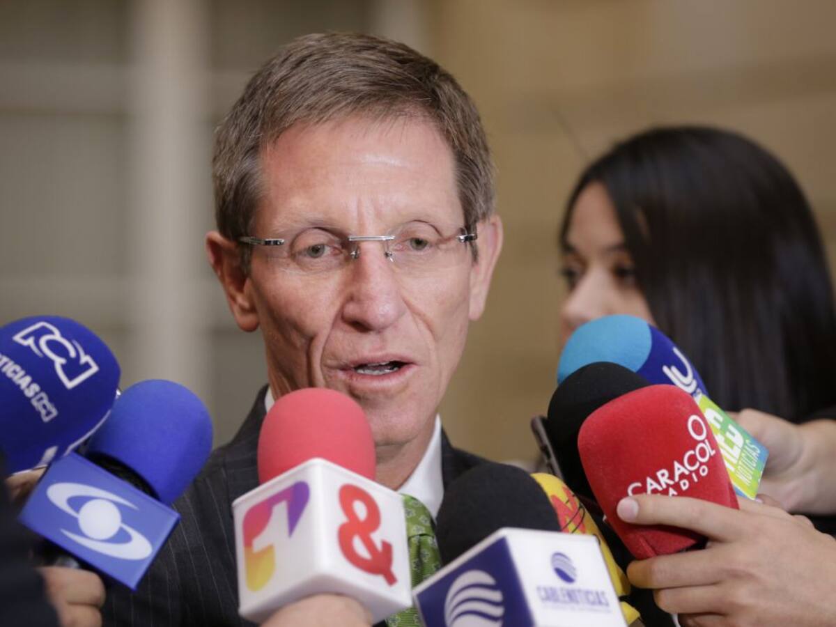 “Gobierno cumplirá a quienes estén comprometidos con la legalidad”