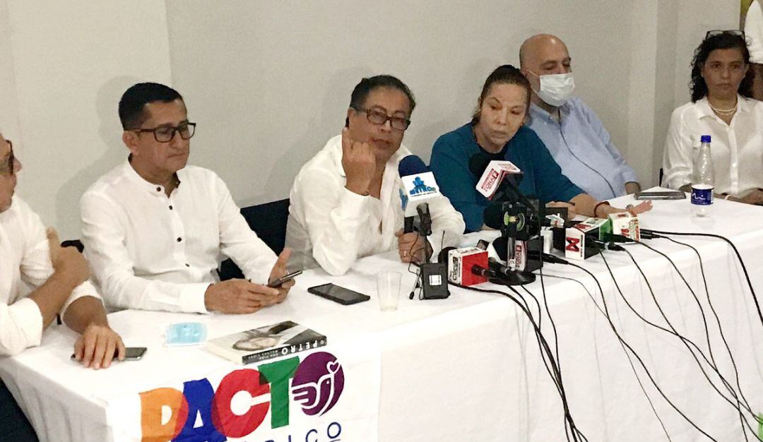 "Si ganamos se restablecen las relaciones con Venezuela": Petro