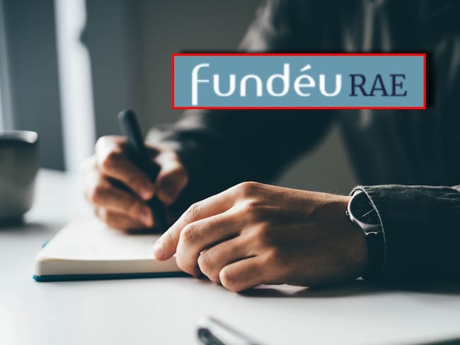 Persona escribiendo, imagen de referencia. En el recuadro, el logo de Fundéu. Fotos: Getty Images y Fundéu.