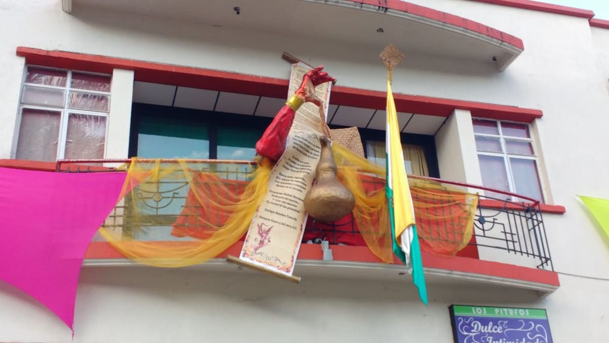 Así luce ya la fachada de la Coorporación Carnaval de Riosucio que ya está lista para recibir esta fiesta desde el 5 de enero del 2017.