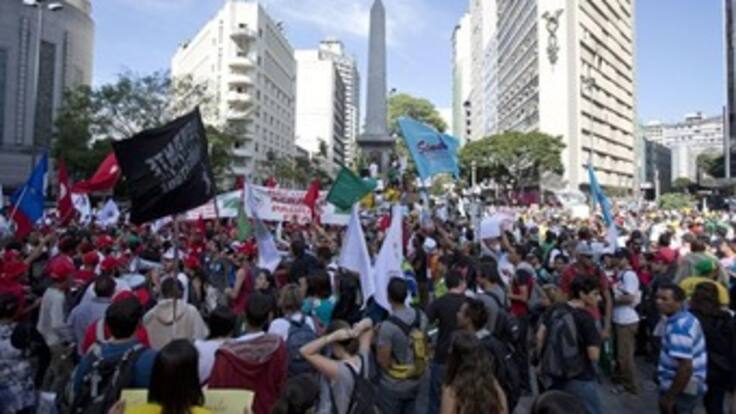 Nueva jornada de protestas y bloqueos en Brasil en semifinal de Copa Confederaciones
