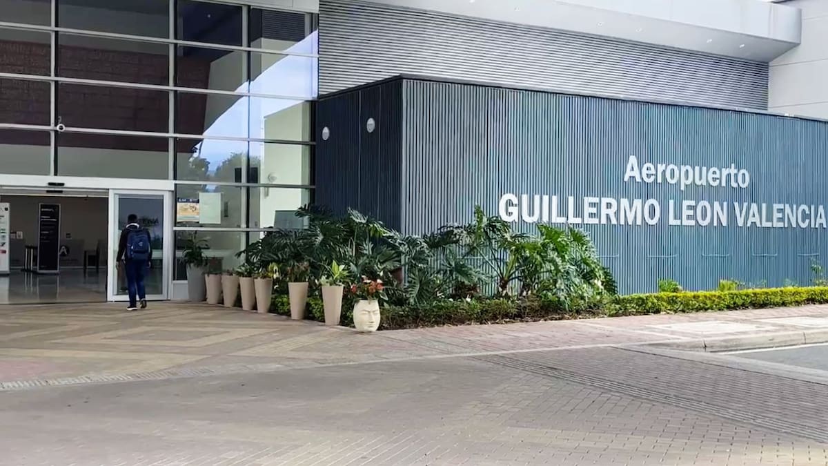 Aeropuerto de Popayán retoma operaciones tras cierre preventivo por actividad del volcán Puracé
