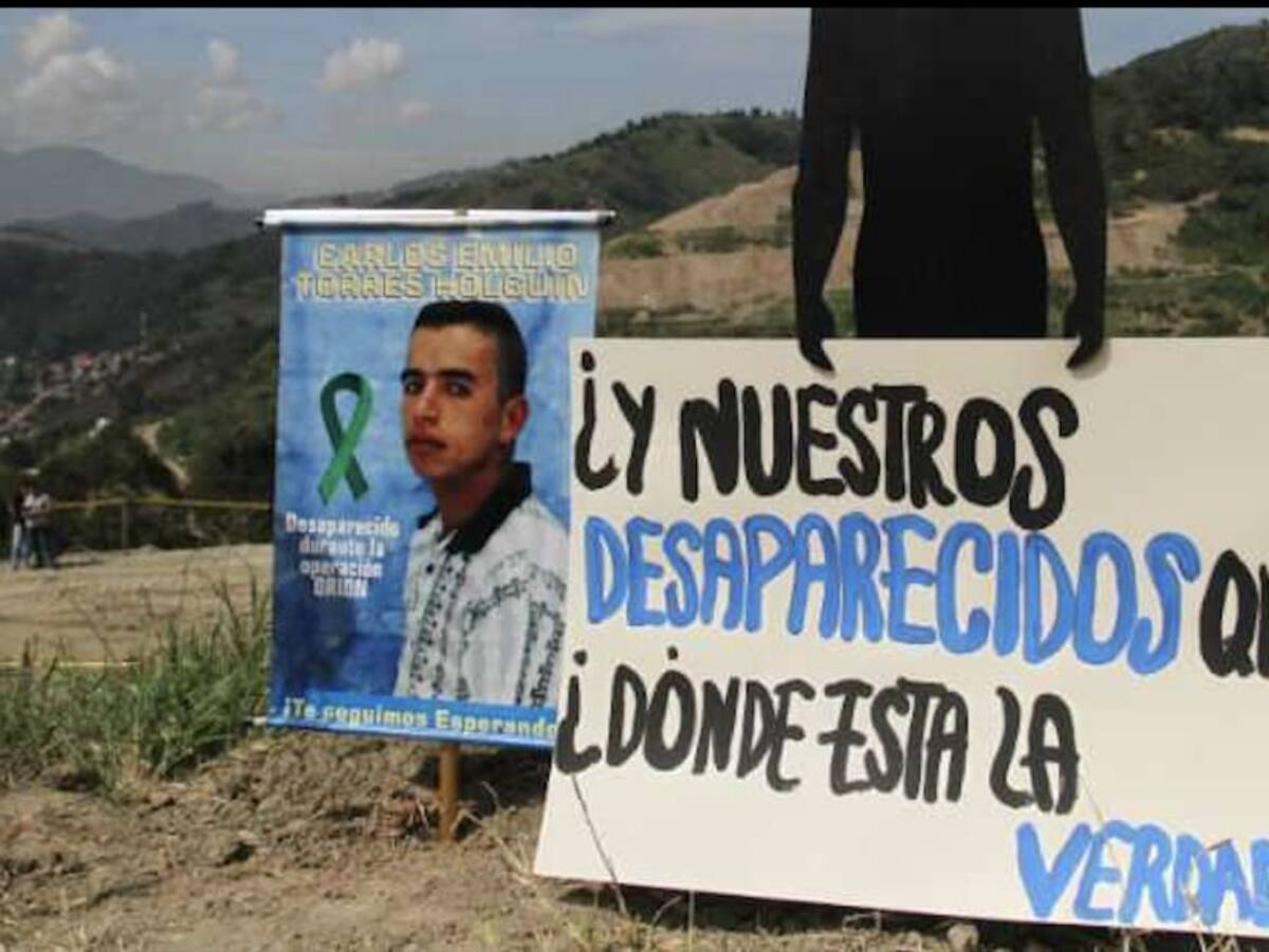 Toman muestras de ADN a familiares de desaparecidos en la comuna 13
