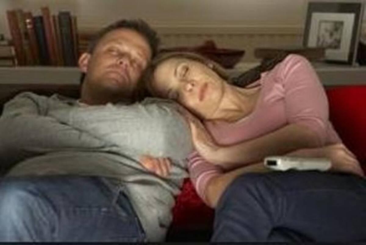 Cuando sienta que se va a quedar dormido, escoja un lugar y una posición adecuada para acostarse y descansar la espalda.