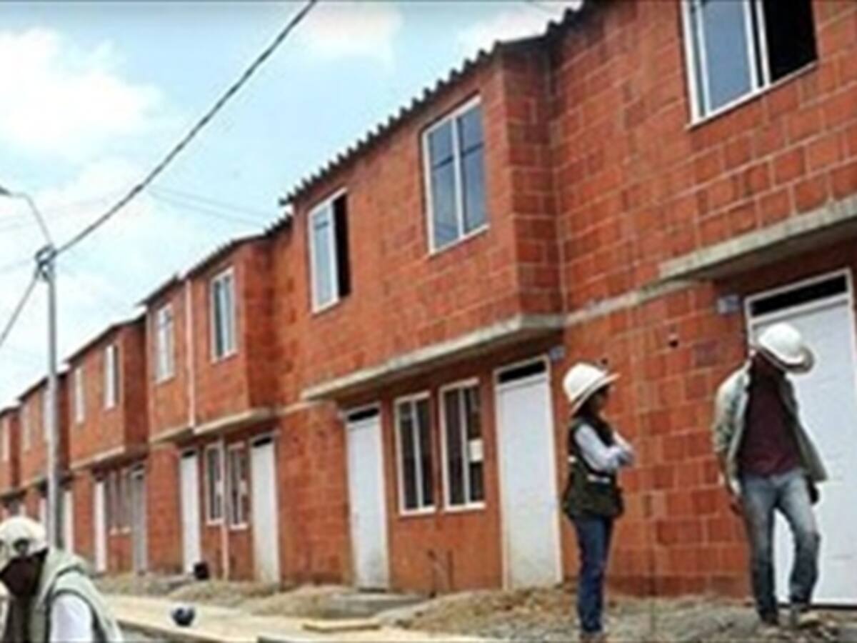 Gobierno demostró a la Contraloría que se han terminado 65.000 viviendas