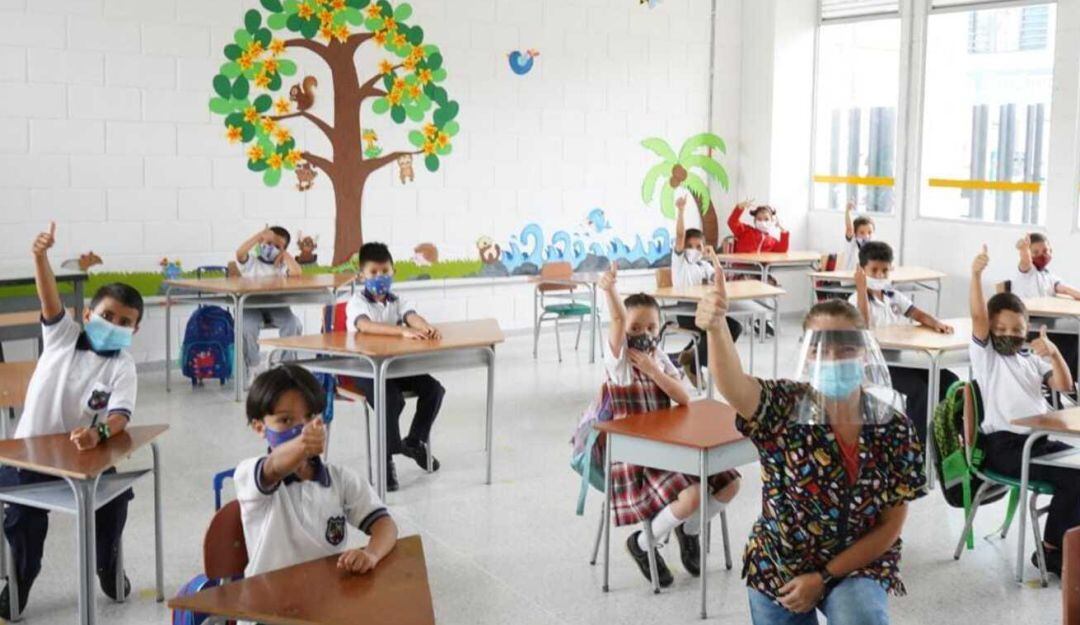 Entrega de colegios en Risaralda.