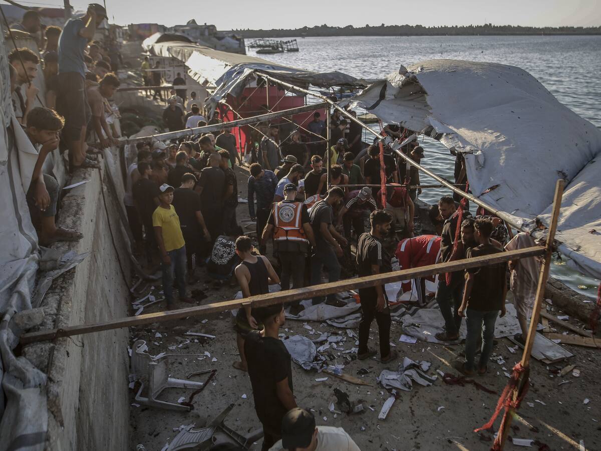 Israel mata a 10 palestinos en Gaza en dos ataques, uno contra la sede de la Policía