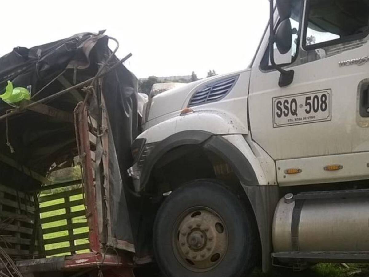 Un muerto y dos heridos deja accidente de tránsito en vías de Boyacá